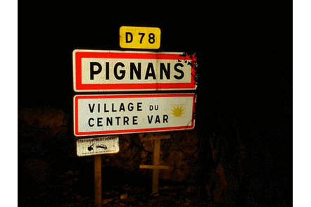 photo du panneau d'entrée dans Pignans